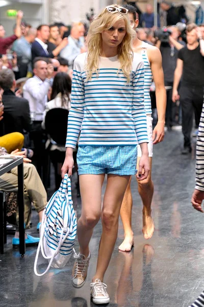 Look 35